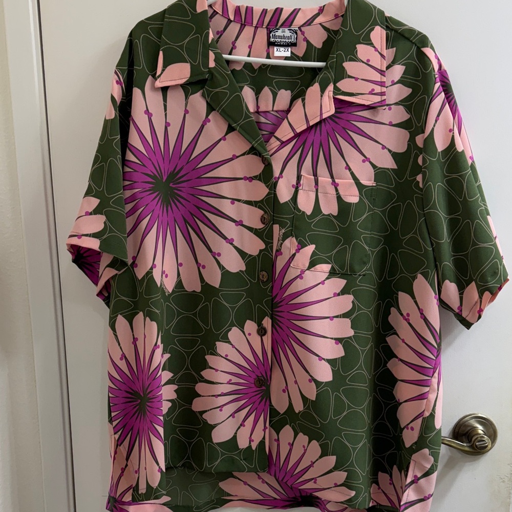 Manuhealii Floral Green and Pink Women's Button Shirt